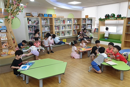 지역주민 도서관 사진