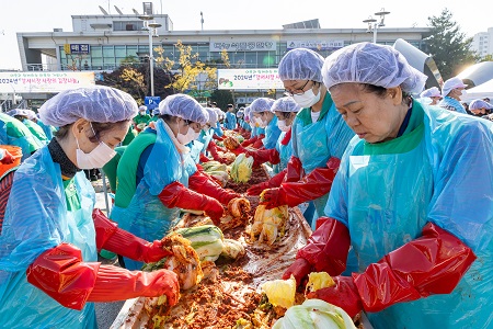 가락시장 사랑의 연탄 나눔 현장 사진