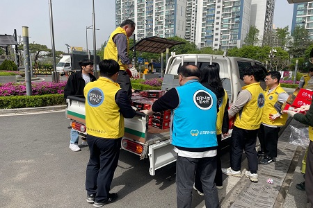 과일 나눔 현장 사진